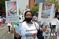 Manifestation de milliers de m&egrave;res de disparus au Mexique