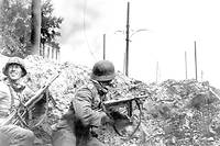 L'infanterie allemande dans des combats de rue a Stalingrad.

