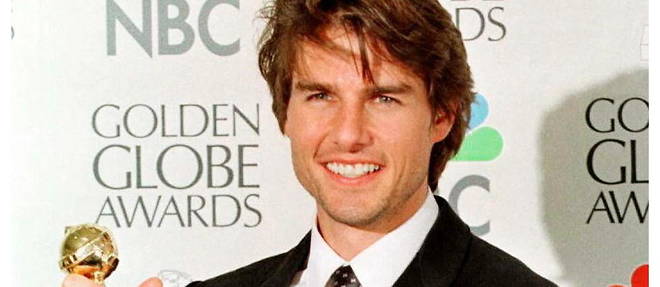  Tom Cruise recoit un Golden Globe pour son role dans << Jerry Maguire >>, en 1997.
