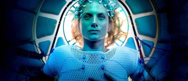 Melanie Laurent incarne une jeune femme amnesique et prisonniere d'un mysterieux caisson cryogenique ou l'air se rarefie dans << Oxygene >>, premier long metrage realise par Alexandre Aja pour Netflix.
