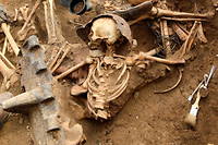 Un soldat retrouve en avril 2021 lors de fouilles archeologiques sur le champ de bataille de Stalingrad, en 1942-1943.
