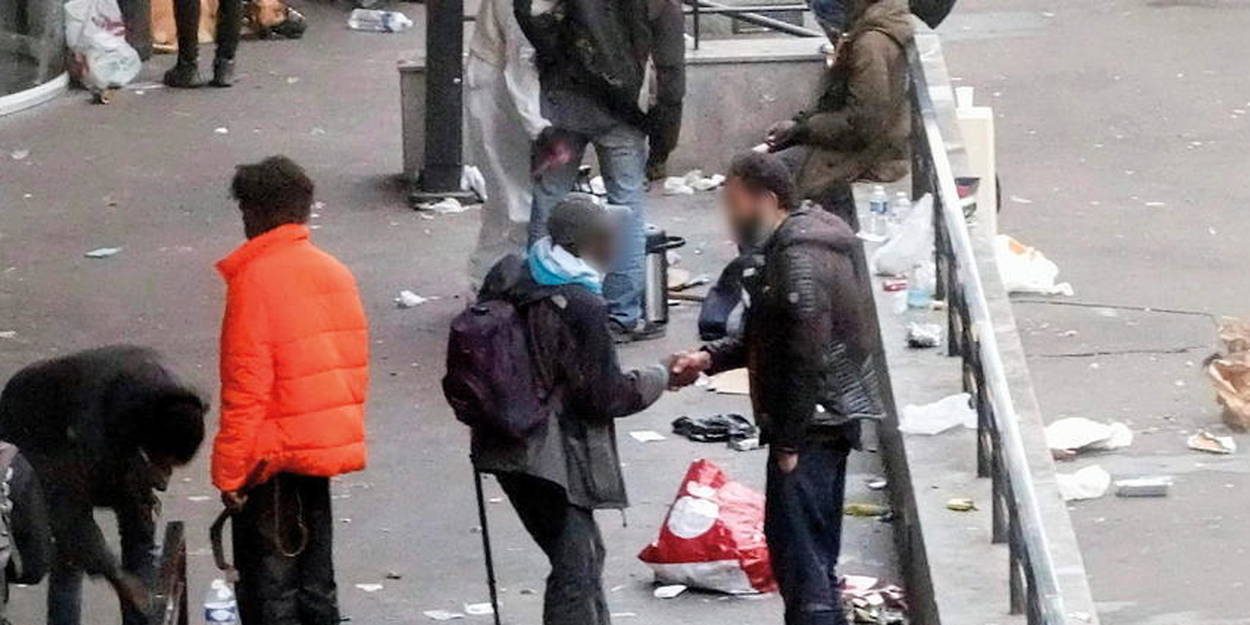 Trafic De Drogue A Paris Face Aux Hordes De Zombies Le Ras Le Bol Des Habitants Le Point