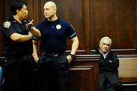 Le 16 mai 2011, deux jours apres son arrestation, Dominique Strauss-Kahn est presente devant un juge de la cour criminelle de Manhattan, a New York.
