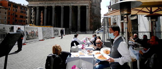 Depuis le 26 avril, en Italie, les bars et les restaurants sont ouverts.
