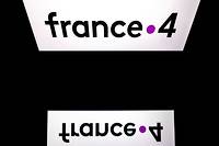 Macron souhaite que France 4, qui devait fermer en ao&ucirc;t, poursuive son activit&eacute;