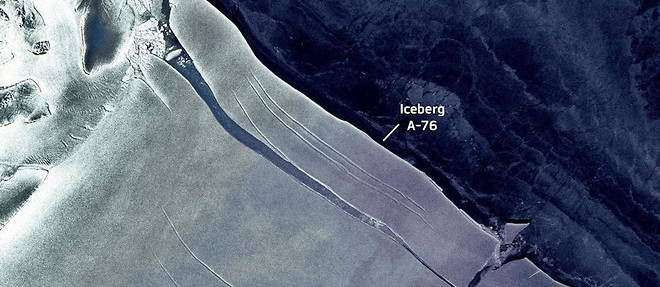 Voici A-76, le plus gros iceberg du monde, flottant dans la mer de Weddell, en mai 2021. 
