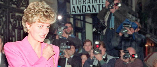 La princesse Diana en 1992 a Paris.  
