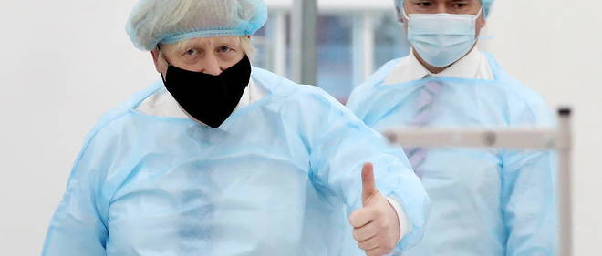Boris Johnson visite le centre de fabrication d'equipements de protection individuelle Northumbria Healthcare, a Seaton Delaval, le 13 fevrier.
