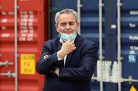 Xavier Bertrand annonce l'arrivee de Franck Gonsse, patron des dockers du port de Dunkerque, sur sa liste aux elections regionnales.
