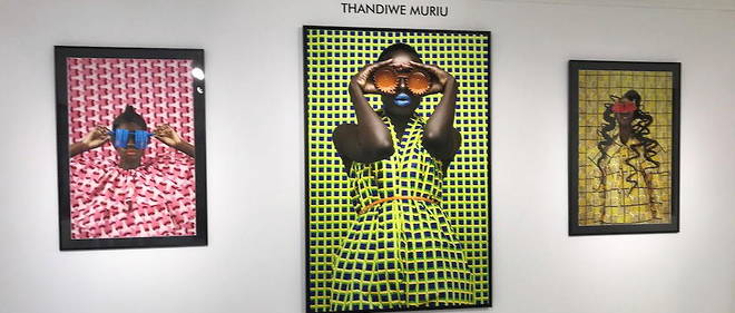 Thandiwe Muriu a grandi au Kenya dans une famille marquee par l'art. La serie intitulee << Camo >> (2015) est un marqueur important de sa demarche artistique.
