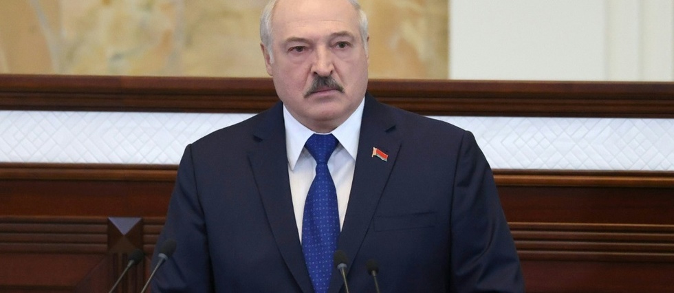 Avion detourne: les Occidentaux veulent une enquete, Loukachenko se dit dans la legalite