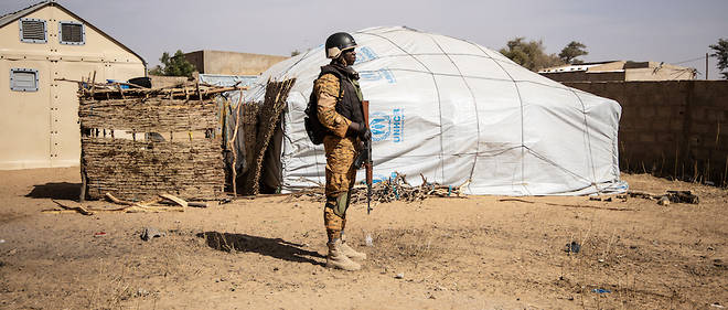 En plus d'avoir fait des centaines de victimes, les assaillants ont incendie plusieurs habitations ainsi que le marche du village de Solhan, dans la region du Sahel.
