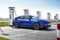 La BMW i4 pourra accepter une charge rapide allant jusqu'à 200 kW de puissance.
