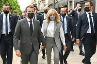 Gifle &agrave; Macron: c'est comme &quot;gifler la France&quot; s'indigne la presse