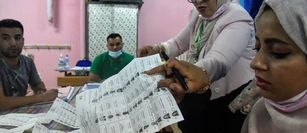 L'Algerie dans l'attente apres des legislatives boudees par les electeurs