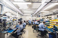 Fabrication de respirateurs réanimateurs au sein de l'usine Air Liquide à Anthony.
