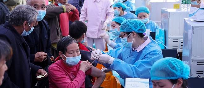 Virus: un milliard de vaccins injectes en Chine, 500.000 morts au Bresil