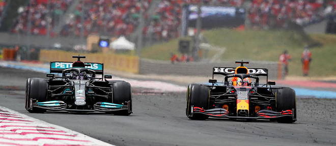 Apres une erreur en debut de course et deux arrets aux stands, Max Verstappen parvient finalement a doubler Lewis Hamilton dans l'avant-dernier-tour du GP de France.
