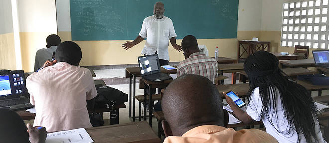 Alain-Marius Ngoya-Kessy en plein cours de M2 a l'universite Marien-Ngouabi de Brazzaville.
