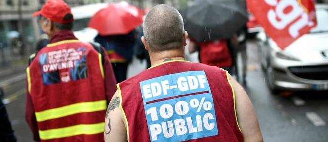Reforme d'EDF: les salaries mettent la pression avant le choix de Macron