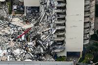 Effondrement d'un immeuble en Floride: un mort, pas de nouvelles de 99 personnes