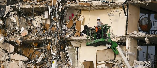 Immeuble effondre en Floride: les recherches de plus en plus desesperees continuent dans la nuit