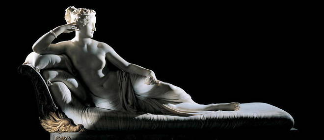 Pauline Bonaparte, princesse Borghese, la soeur cherie de Napoleon, est deifiee en Venus par le sculpteur Antonio Canova, en 1808.
