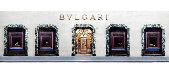 Situee 10, via dei Condotti, la boutique historique de Bulgari est a cinq minutes a pied de la piazza di Spagna.
