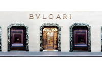 Située 10, via dei Condotti, la boutique historique de Bulgari est à cinq minutes à pied de la piazza di Spagna.

