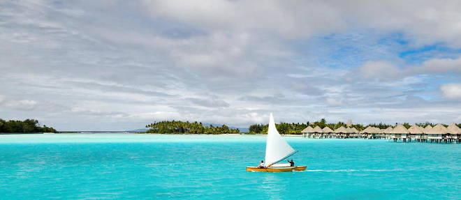 Au-dela des oceans, la Polynesie francaise est un monde a l'ecart des mondes. On ne choisit pas son ile, dit-on ici, c'est l'ile qui vous choisit.

