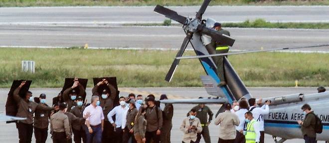 Colombie: l'helicoptere du president vise par des tirs