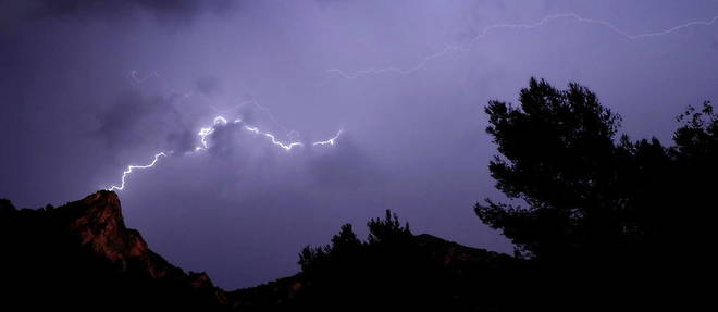 Dimanche soir, quelques cellules orageuses tres intenses ont traverse le departement et ont occasionne des chutes de grele et de tres importantes precipitations.
