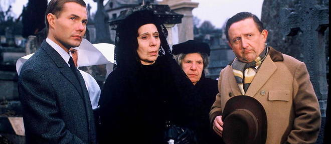 A la television, Fernard Guiot (a droite) a joue dans L'Affaire Marie Besnard, Les Enquetes du  commissaire Maigret, Les Brigades du Tigre, Une famille formidable et Julie Lescaut.
