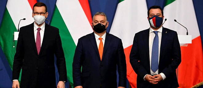 Le Premier ministre polonais, Mateusz Morawiecki, en compagnie du Premier ministre hongrois, Viktor Orban, et de Matteo Salvini, a la tete de la Ligue du Nord en Italie.
