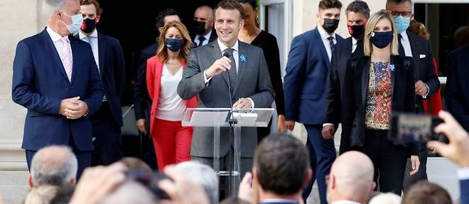 Macron inaugure l'exposition "Fabrique en France" a l'Elysee