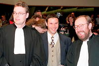 Jean-Marc Bosman et ses deux avocats le 15 décembre 1995 à la Cour de justice europénne.
