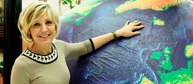 Depuis pres de trente ans, Evelyne Dheliat presente la meteo sur TF1.
