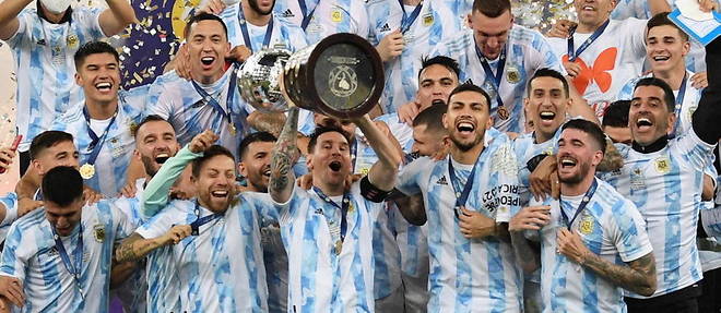 Lionel Messi a ainsi remporte son premier titre avec l'Argentine, en domptant le Bresil de Neymar.
