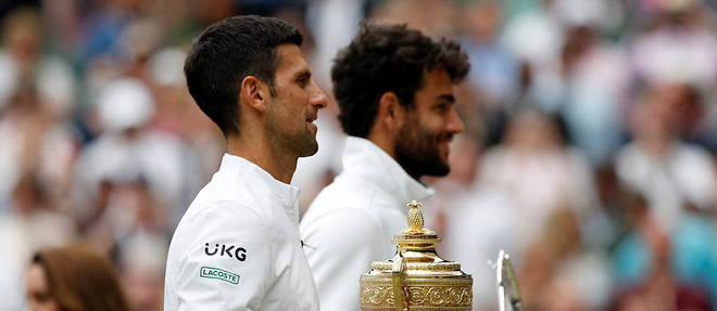 En remportant son 6e tournoi de Wimbledon, dimanche, aux depens de l'Italien Matteo Berrettini, Novak Djokovic a egale le record de 20 titres du grand chelem jusque-la codetenu par Roger Federer et Rafael Nadal.
