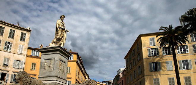 Statue Napoleon a Ajaccio.
