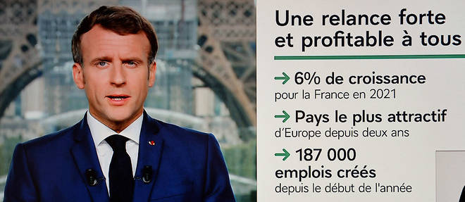 Emmanuel Macron parle de la reforme des retraites, mais ne s'engage pas a la faire avant 2022.
