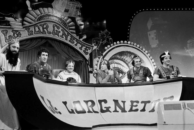 Pierre Bonte, Stéphane Collaro, Jacques Martin, Alain Scoff et Laurent Cabrol lors de la dernière de l'émission « Bon Dimanche », en 1978.
 ©  ASLAN/SIPA