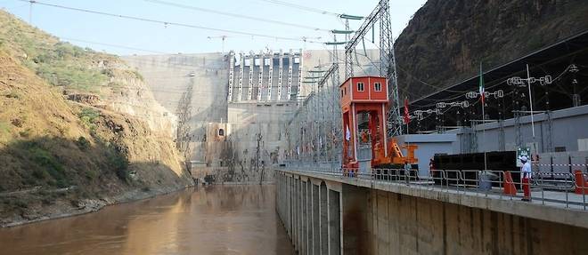 Un peu plus de la moitie des quelque 110 millions d'Ethiopiens n'ont pas acces a l'electricite, et le Gerd, qui doit devenir le plus grand barrage hydroelectrique d'Afrique avec une capacite de production de 5 150 megawatts, devrait grandement remedier a cette situation.

