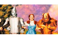 La robe portée par Judy Garland dans Le Magicien d'Oz a été retrouvée dans un sac-poubelle, 40 ans après avoir disparu.
