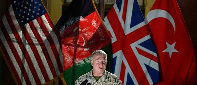 Les Etats-Unis menacent les talibans de poursuivre leurs frappes aeriennes en Afghanistan Les Etats-Unis menacent les talibans de poursuivre leurs frappes aeriennes en Afghanistan