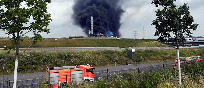 Une explosion d'origine inconnue - suivie d'un incendie localise - s'est produite aux alentours de 9 h 40 (heure locale), sur un site de traitement de dechets.
Une explosion d'origine inconnue - suivie d'un incendie localise - s'est produite aux alentours de 9 h 40 (heure locale), sur un site de traitement de dechets.