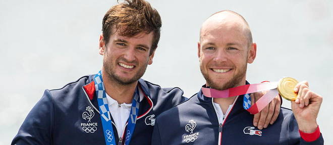 Les deux Francais Matthieu Androdias et Hugo Boucheron ont remporte le titre olympique en finale du deux de couple en aviron.

