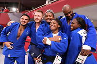 Le judo français, emmené par Teddy Riner et Clarisse Agbégnénou, a conclu son tournoi olympique d'une magnifique médaille d'or dans l'inédite épreuve par équipes mixte en battant le pourtant grand favori japonais, samedi à Tokyo.
