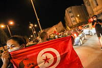 Nombre de choses se jouent en ce moment en Tunisie. La democraie bien sur, mais aussi le regime politique viable a mettre en place.
