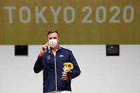 Jean Quicampoix, le Francais de 25 ans, est devenu champion olympique au pistolet a 25 m tir rapide, cinq ans apres sa medaille d'argent a Rio.
